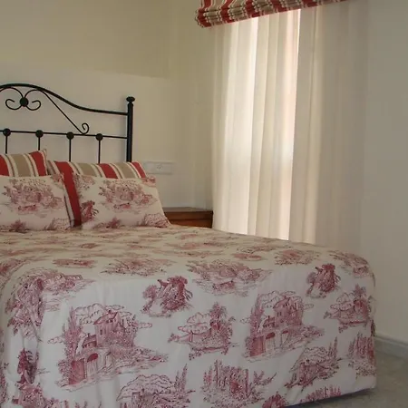 House - 5 Bedrooms - 02813 O Pindo